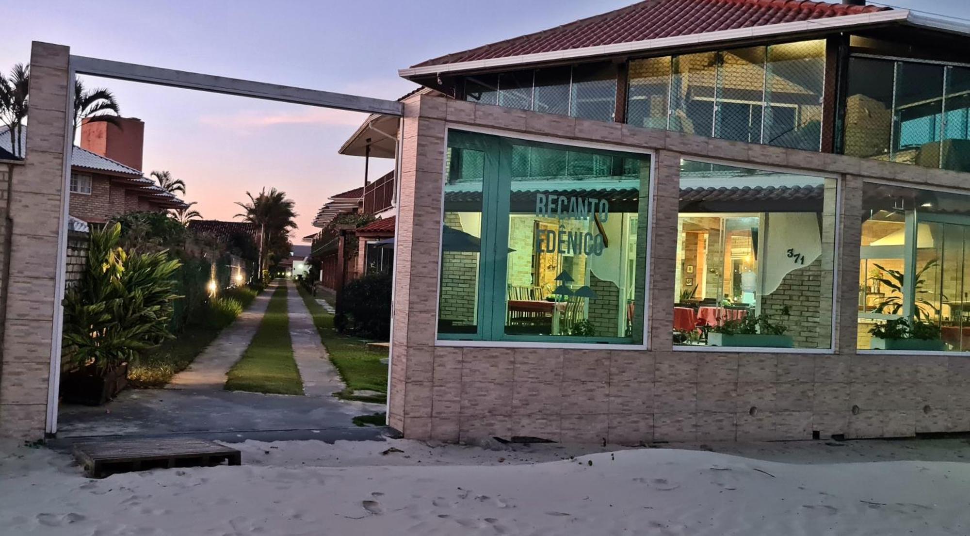 Pousada Recanto Edenico - A Beira Mar Da Praia Ponta Do Papagaio, Palhoca Sc Palhoça Exterior foto