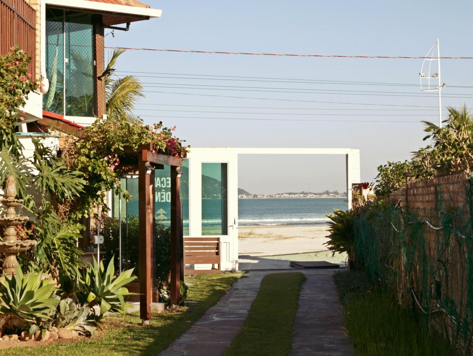 Pousada Recanto Edenico - A Beira Mar Da Praia Ponta Do Papagaio, Palhoca Sc Palhoça Exterior foto